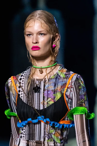 Look 11